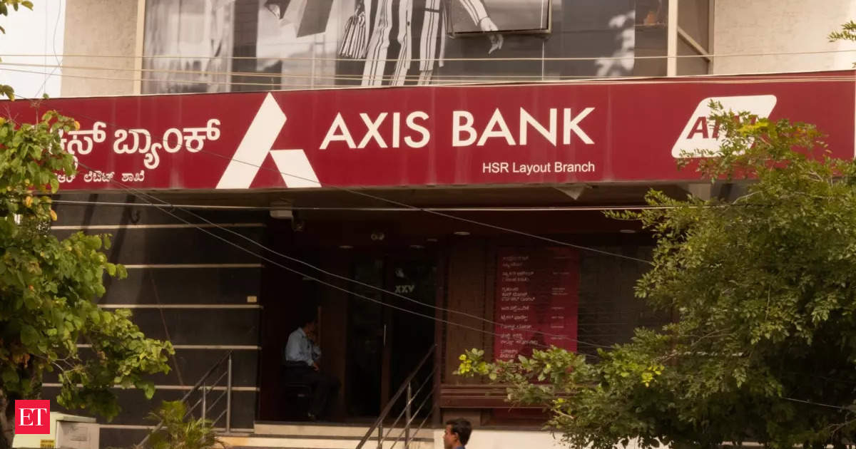 Axis Bank re-appoints Amitabh Chaudhry as MD & CEO of bank for 3 years
 