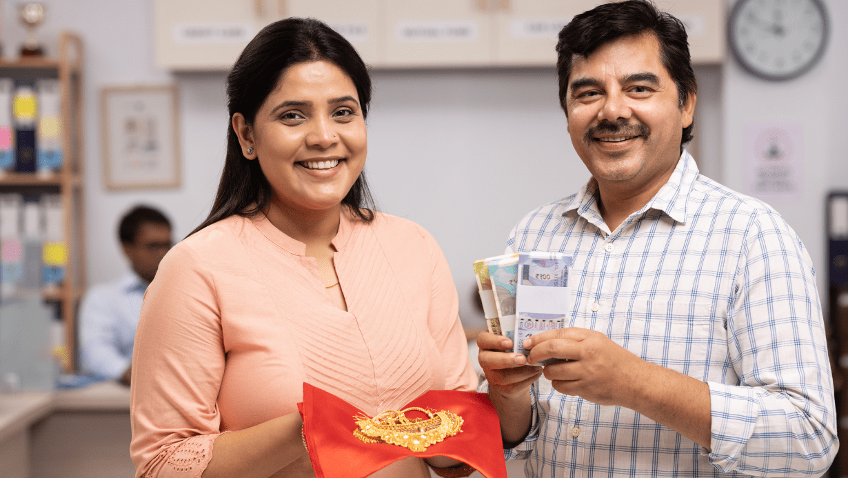 Personal Loan or Gold Loan: Which Option Saves You More on Interest? 8 gold loan vs per