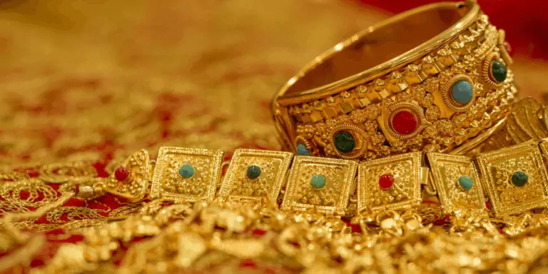 Iran-Israel Conflict Sent Gold to ₹1.71 Lakh/10g — Here's What Happens to the Price If Tensions Ease