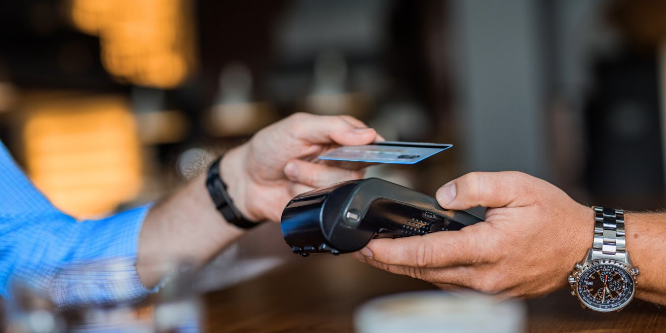The Great Indian Credit Card Closure Wave: Why Thousands Are Choosing Financial Freedom Over Festive Debt 1 The Great Indian Credit Card Closure Wave: Why Thousands Are Choosing Financial Freedom Over Festive Debt