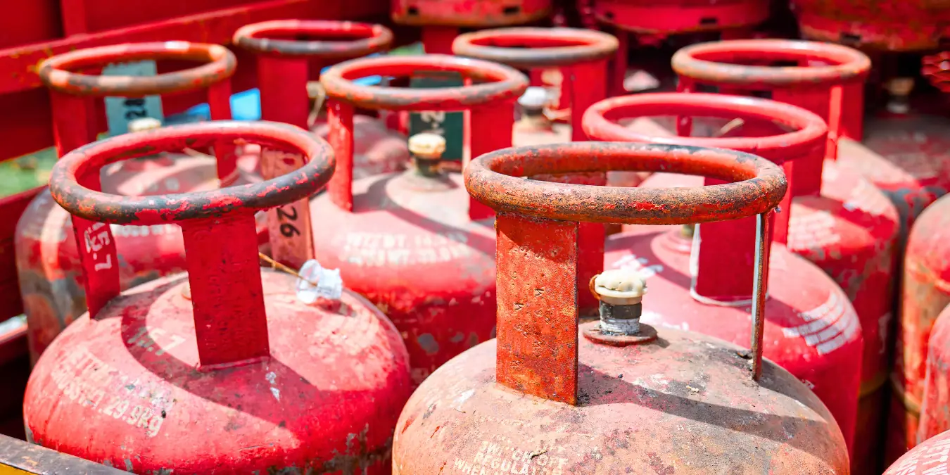 LPG Cylinder Shortage Hits Mumbai, Bengaluru Eateries Hard: Government's Swift Response Amid Iran Conflict Crisis