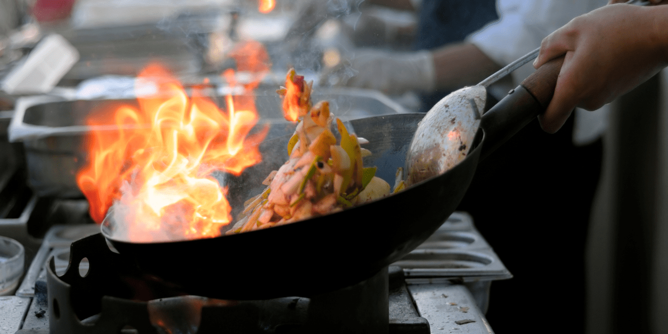 No Gas, No Food? Hyderabad's Restaurant Owners Warn of Mass Shutdown Within 48 Hours Due to LPG Crunch