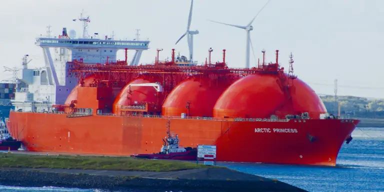 Oil Tankers Flowing Through the Strait of Hormuz Again — But Has the 100-Day Closure Already Changed Global Energy Markets Forever?