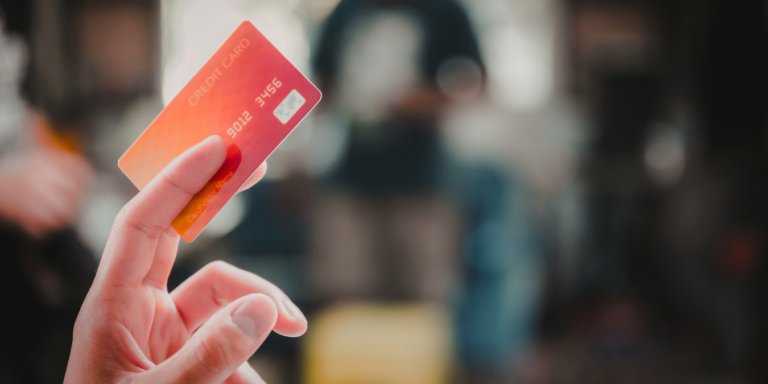 Why Credit Card Users in 2026 Are Suddenly Chasing Premium Perks Over Low Fees